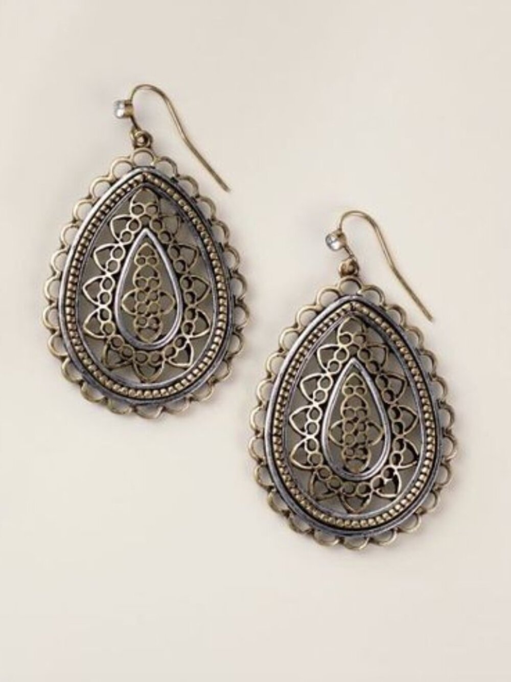NWT Goldtone Filigree Drop Earrings Victorian Style 2” Two Tone Dangle